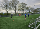 Training S.K.N.W.K. JO19-1 van donderdag 25 april 2024 (14/120)